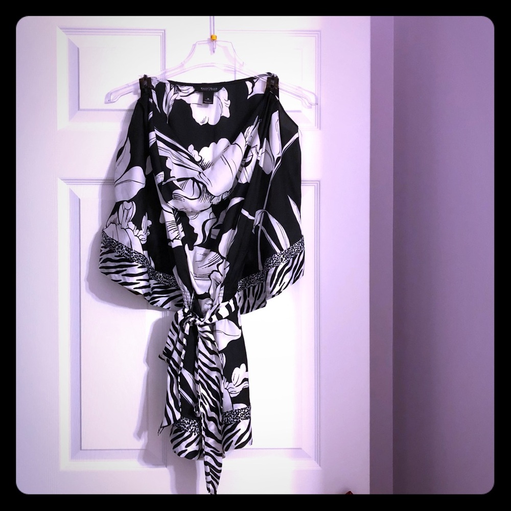 NWOT Beautiful WHBM Floral Print Blouse B&W Sz L